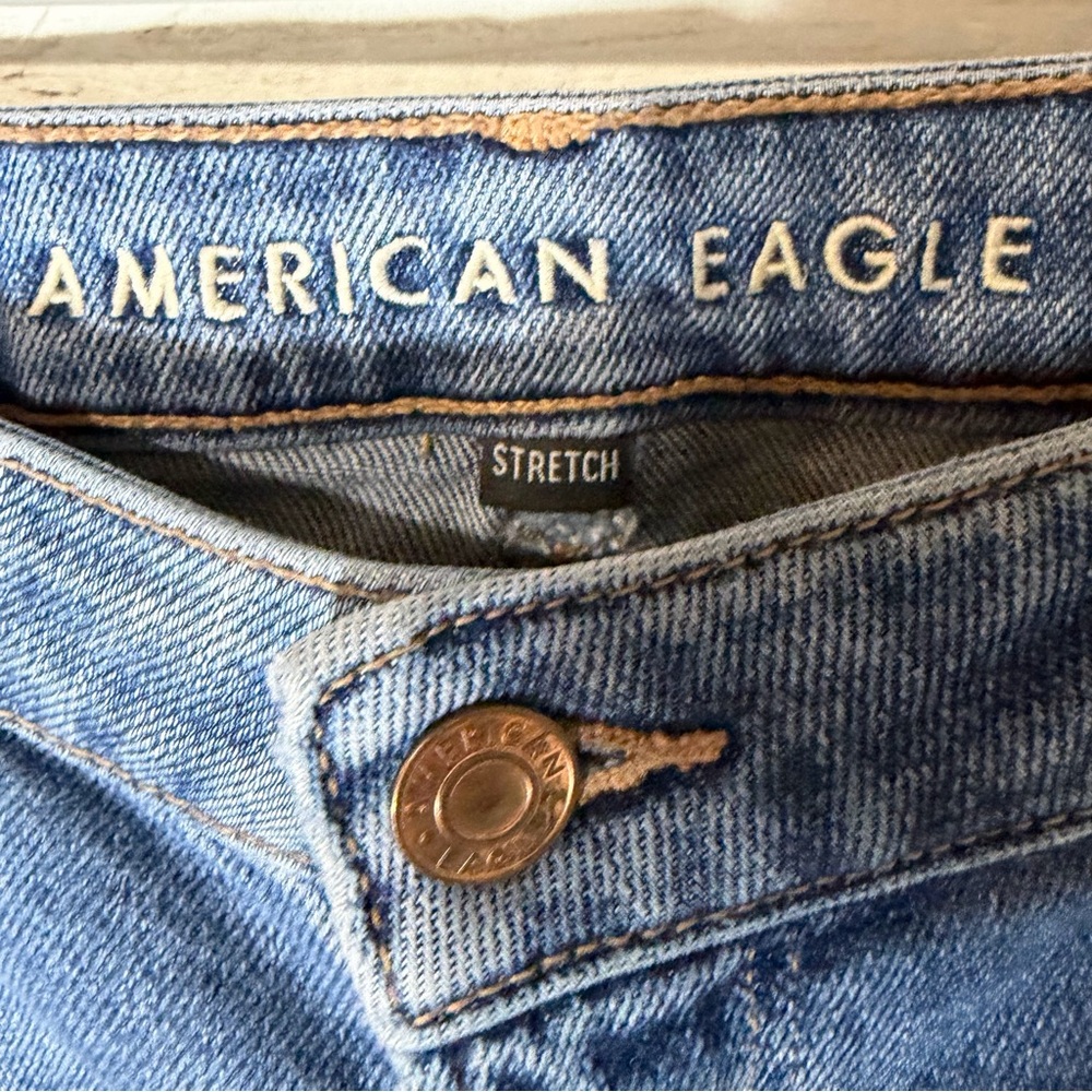 American Eagle AE Mom Straight Jean Distressed Ripped Straight Leg High Rise 14 - Picture 3 of 6